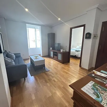 Urban Victoria Apartment *